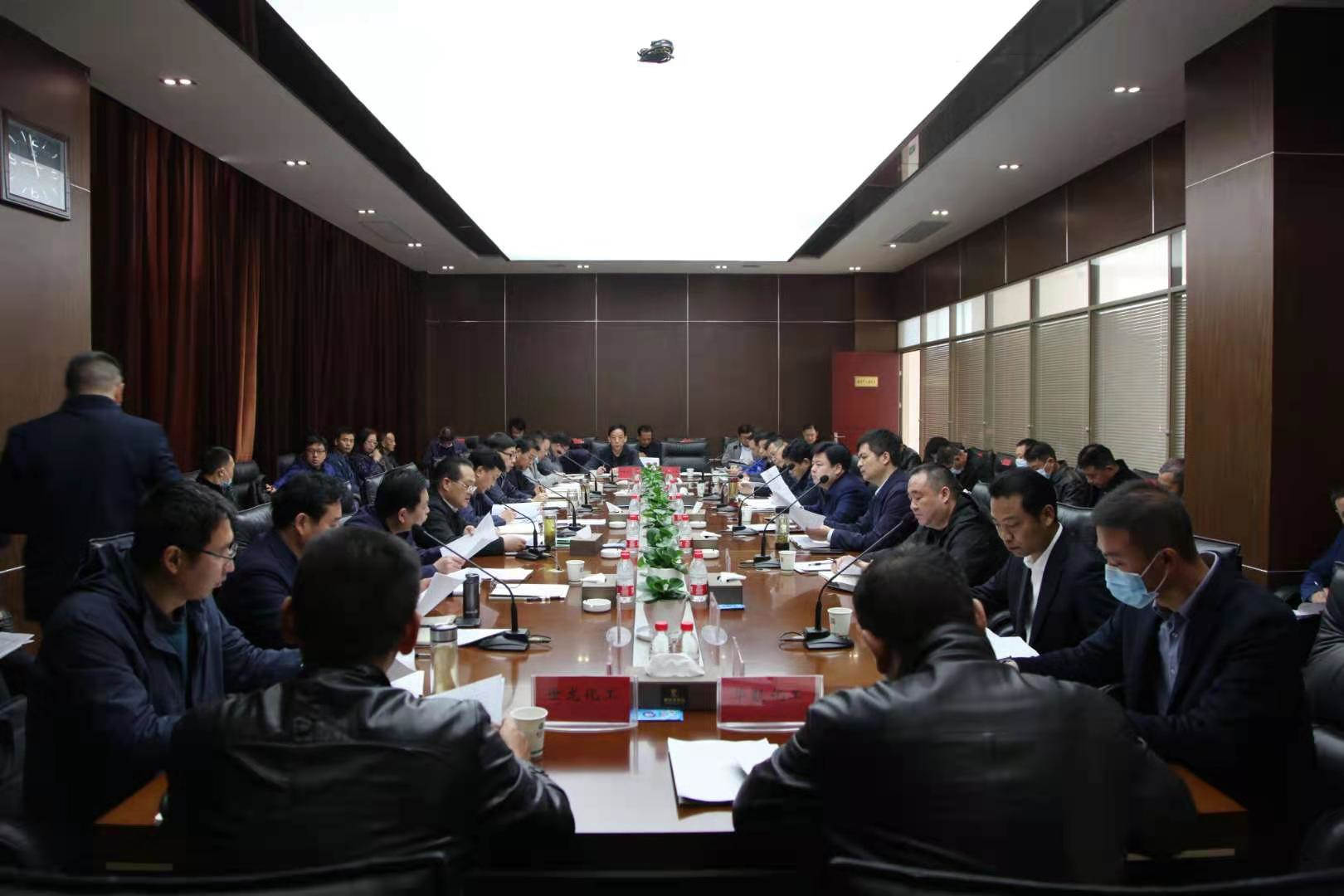 全市推进磷石膏综合利用现场办公会议在太阳成集团tyc9728召开.jpg 全市推进磷石膏综合利用现场办公会议在太阳成集团tyc9728召开.jpg