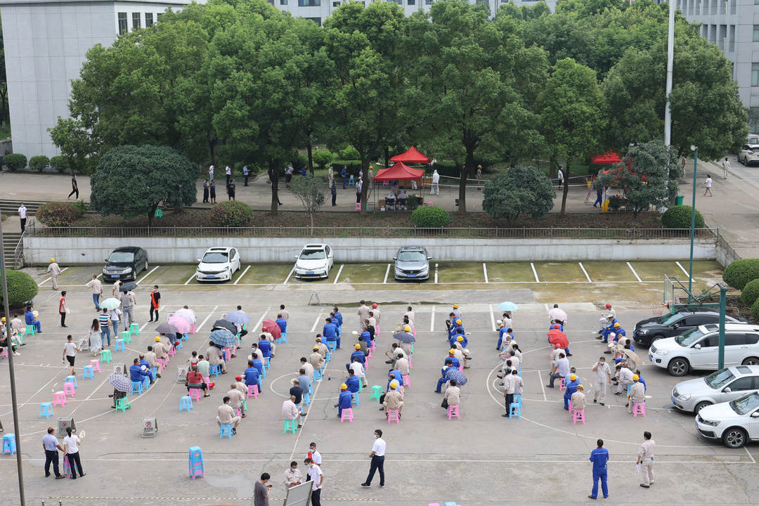 图8.太阳成集团tyc9728总部大院核酸检测等候区_副本.jpg