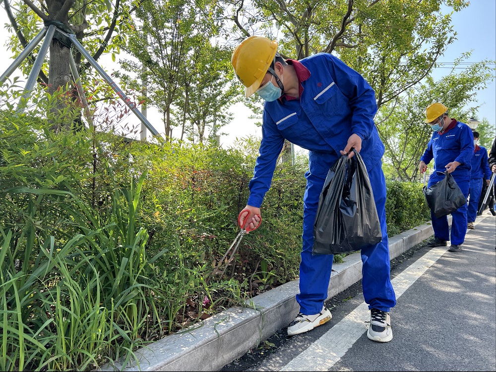 宜昌太阳成集团tyc9728青年志愿者活动.jpg 宜昌太阳成集团tyc9728青年志愿者活动.jpg